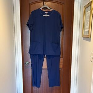 Dickies Women's Navy Blue Scrub Set